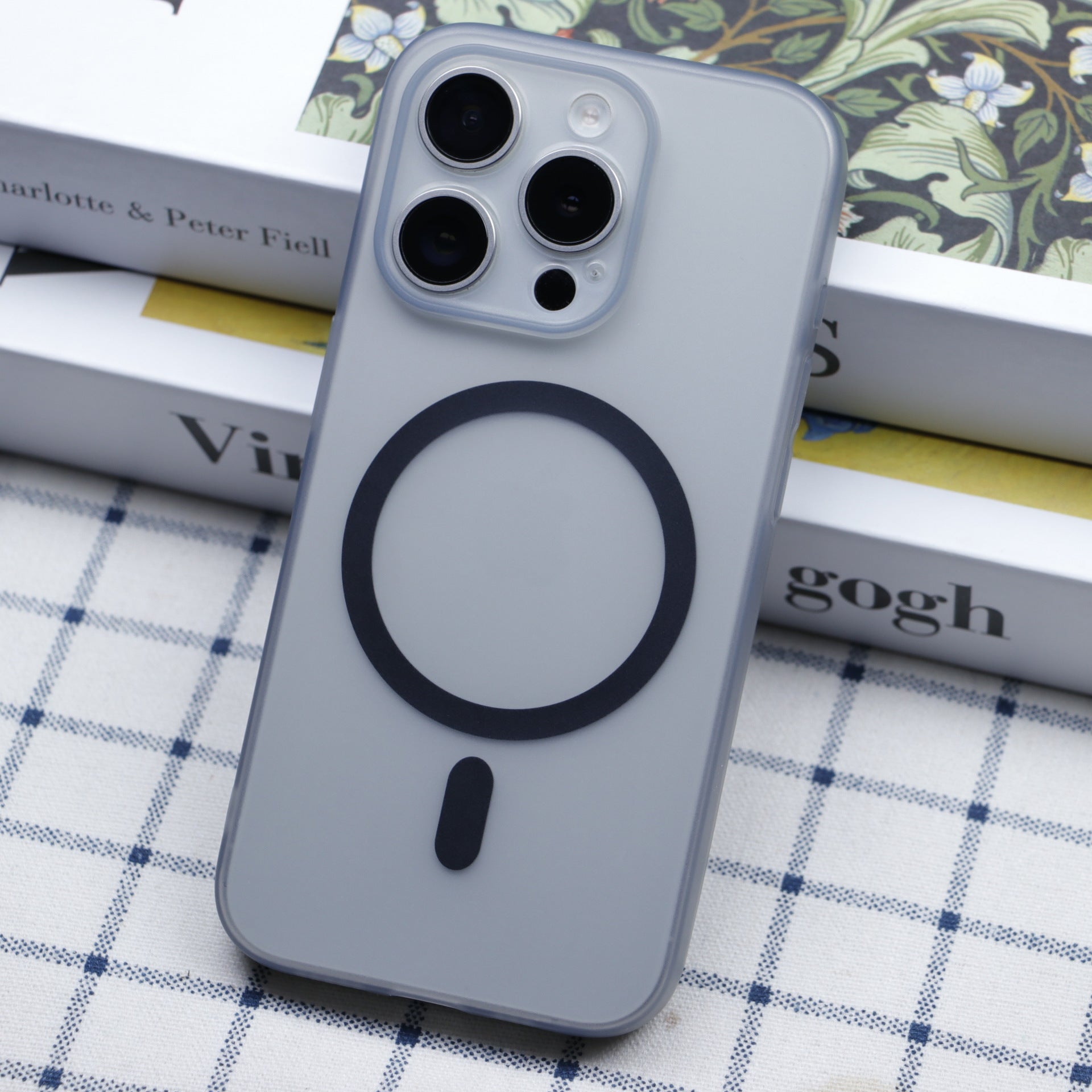 Applicable to Apple 16 series mobile phone case magnetic suction 15promax simple translucent black matte anti-drop protective cover