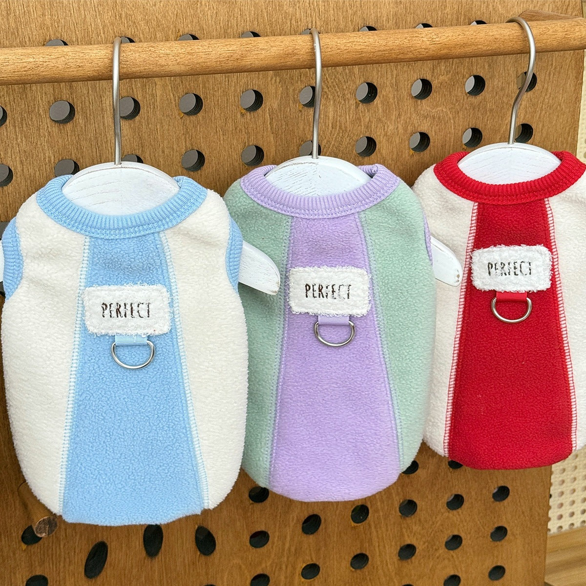 Autumn and winter new models, Japan and South Korea can be towed, velvet dogs, cats, dog clothes, double-sided fleece pullover vest