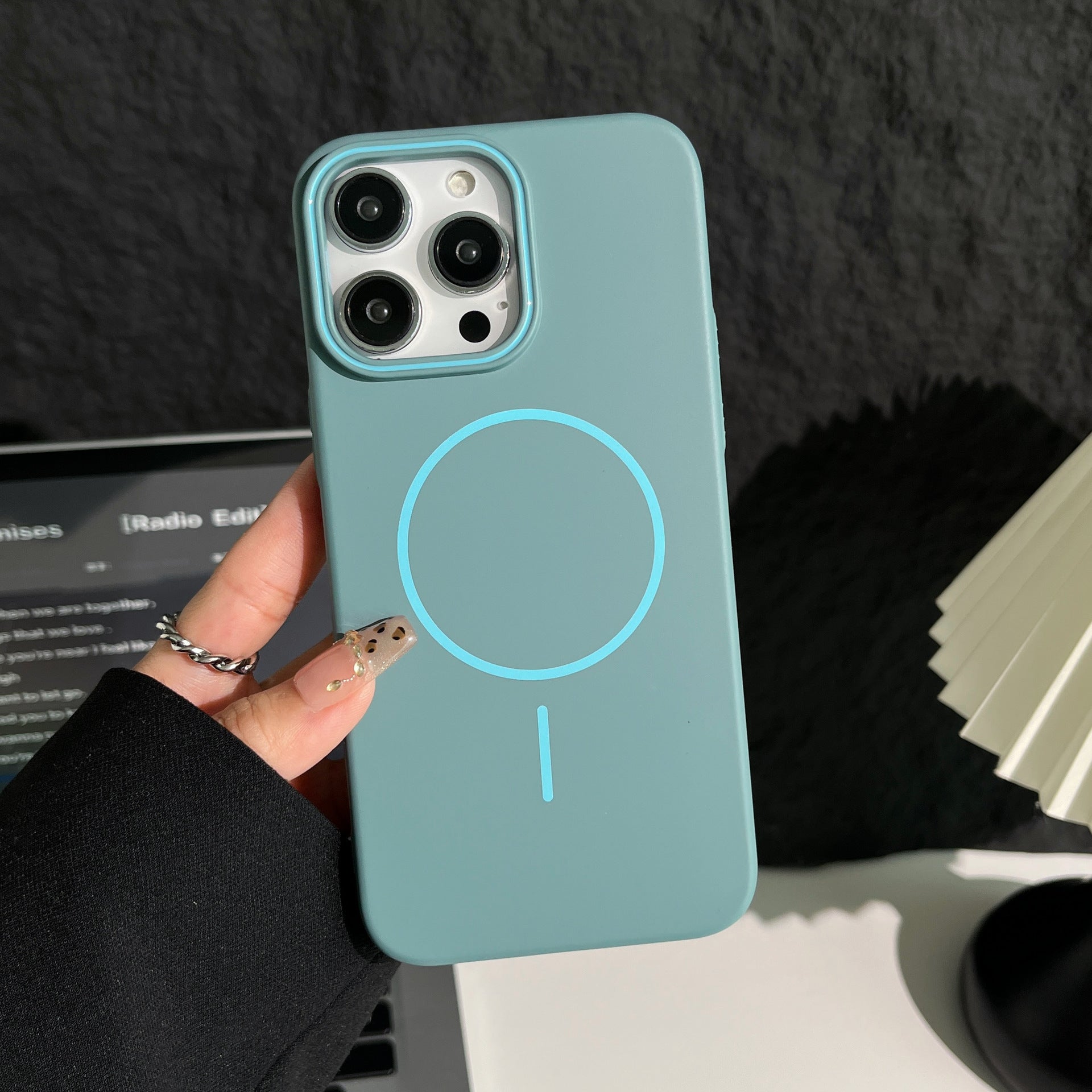 Applicable to iPhone16promax soft magnetic mobile phone case, advanced texture 16E Apple 15 hard PC protective case